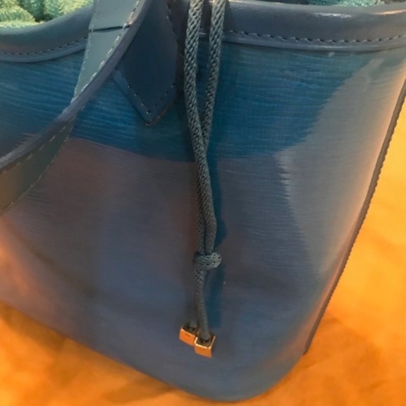 LOUIS VUITTON EPI PLAGE MINI LAGOON BAY TOTE - Picture 6 of 8